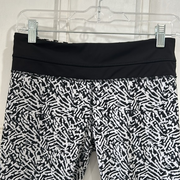 Lululemon Run  Inspire Crop II *All Full-On Luxtreme Mini Brushed Animal Print - Picture 5 of 8